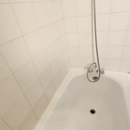 - Inout - 3 Beds Flat J-b4